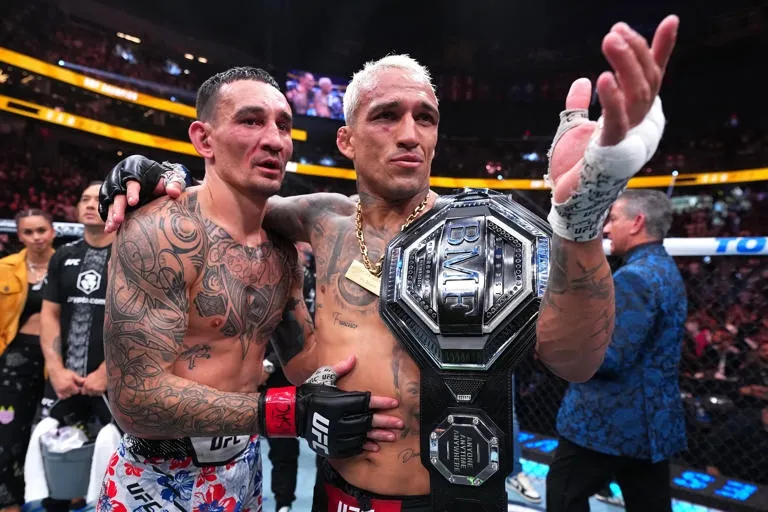 FIGHTNIGHT Holloway,Oliveira II